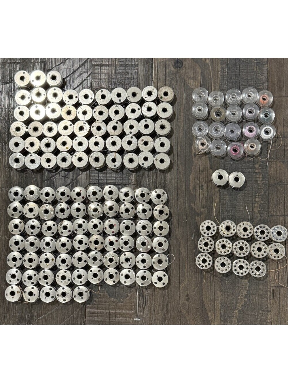 Lot Of 153 Sewing Machine Bobbins Metal & Plastic Assorted Holes 10, 4, 1